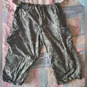 UNIQLO CAMO CARGO 3rd QUATER PANTS